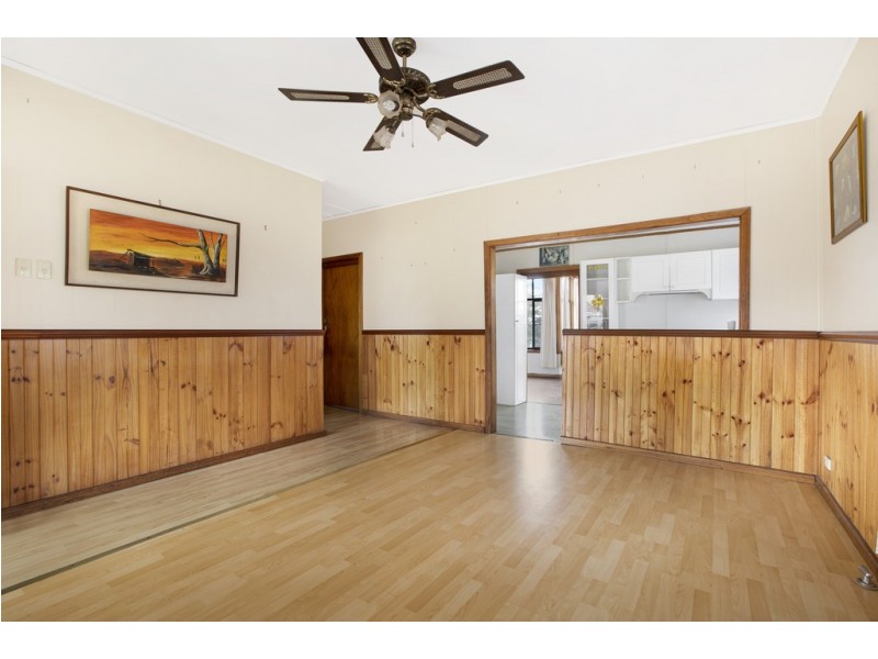 5 Northcliffe Drive, Lake Heights NSW 2502