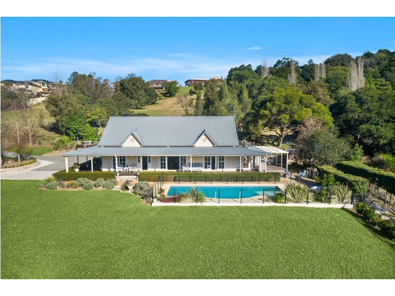 87 William James Drive, Mount Kembla NSW 2526