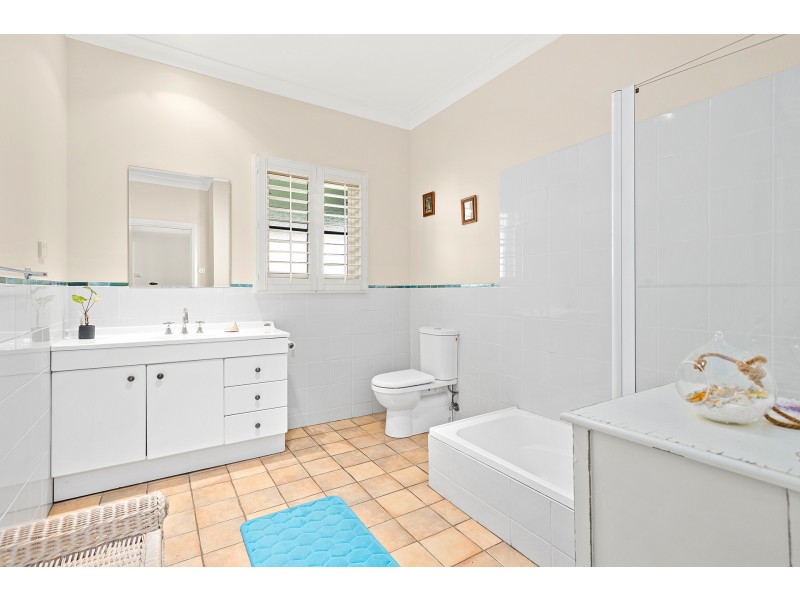 87 William James Drive, Mount Kembla NSW 2526