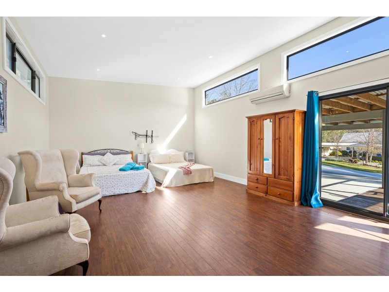 87 William James Drive, Mount Kembla NSW 2526