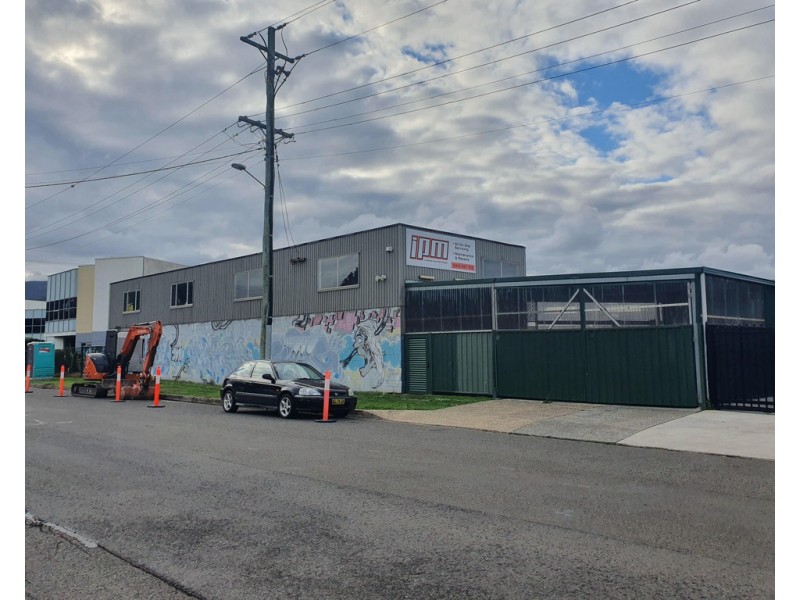 140 Auburn Street, Coniston NSW 2500