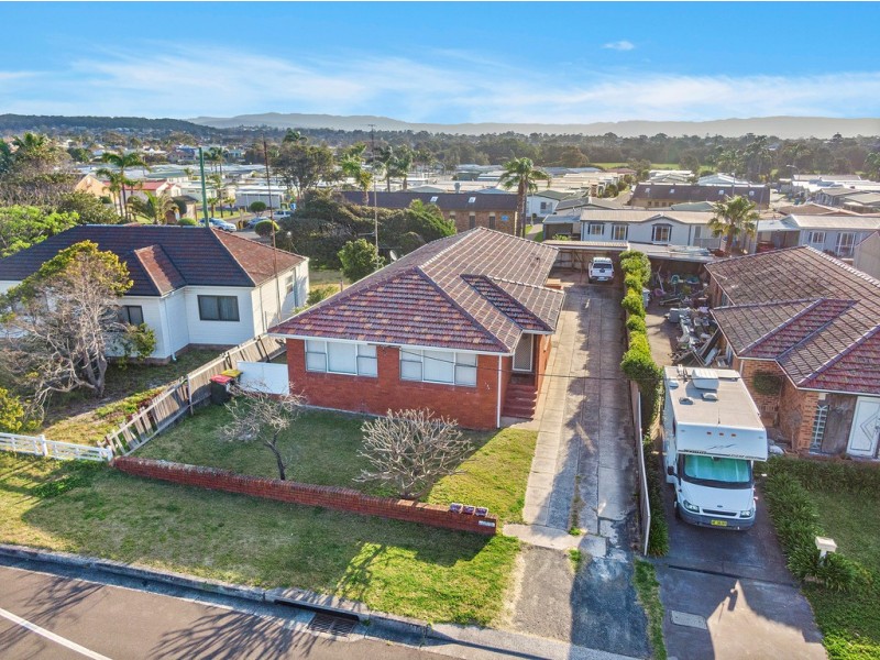 136 Osborne Parade, Warilla NSW 2528