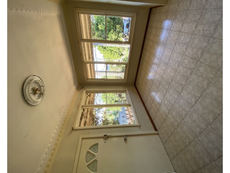 2 Pine Crescent, Coniston NSW 2500