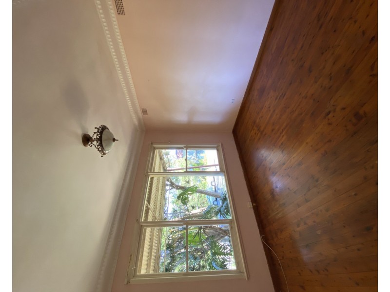2 Pine Crescent, Coniston NSW 2500