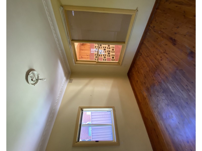 2 Pine Crescent, Coniston NSW 2500