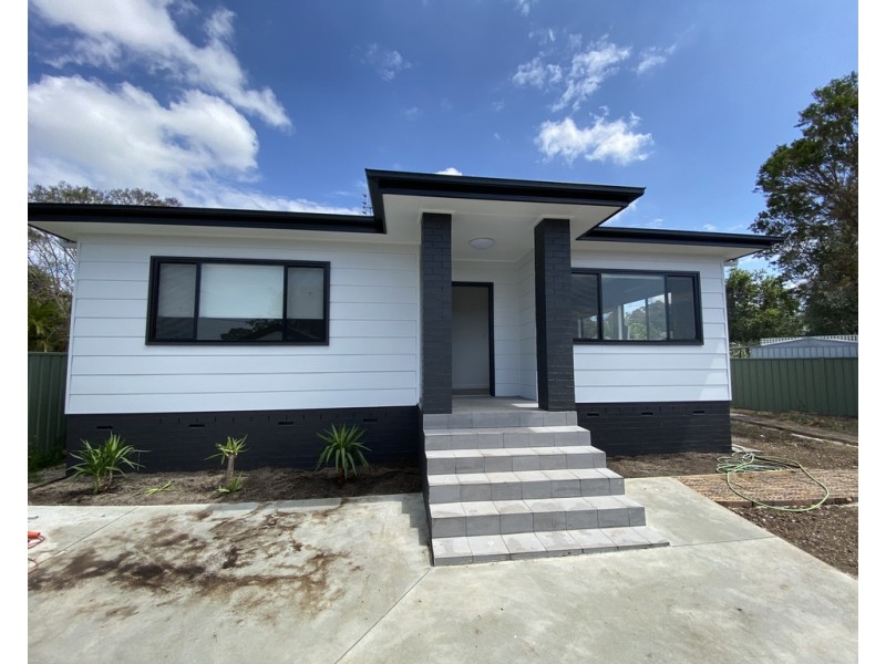 20a Blackman Parade, Unanderra NSW 2526