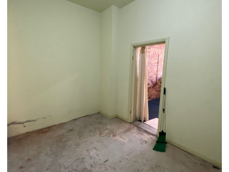 1/27 Bridge Street, Coniston NSW 2500