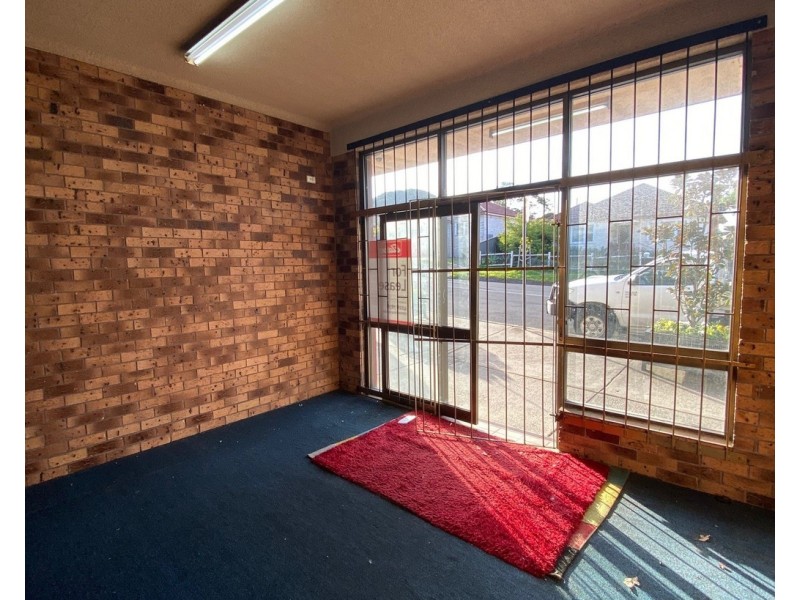 1/27 Bridge Street, Coniston NSW 2500