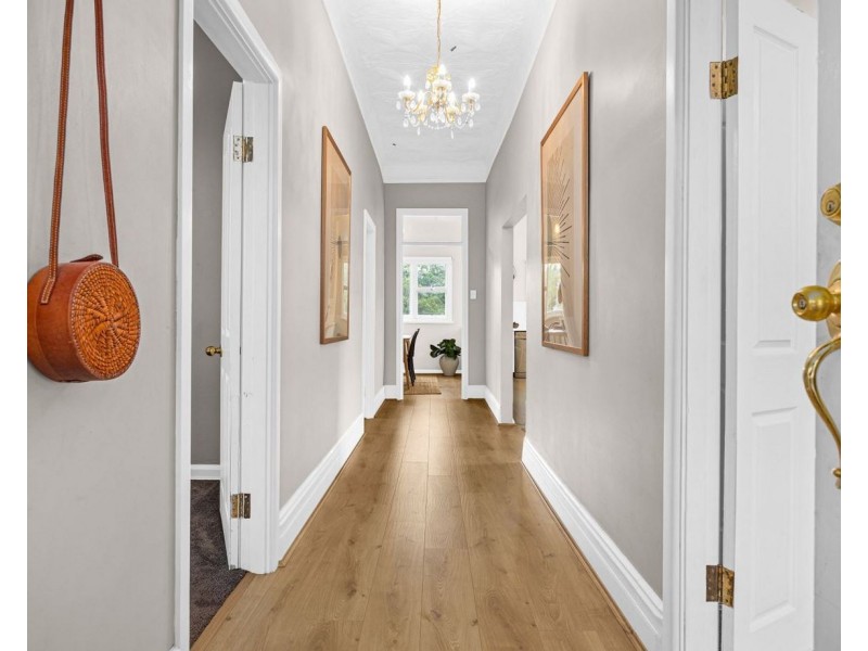 30 Pooroka Avenue, West Wollongong NSW 2500