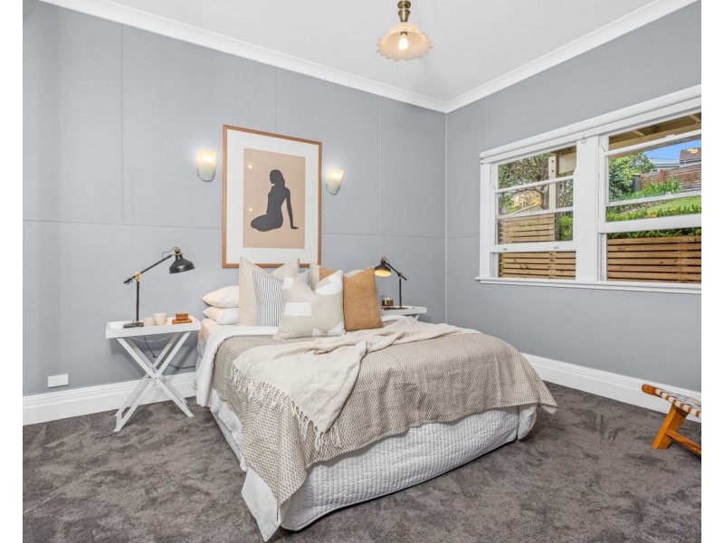 30 Pooroka Avenue, West Wollongong NSW 2500