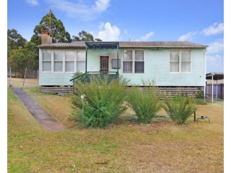 4 Orana Parade, Unanderra NSW 2526