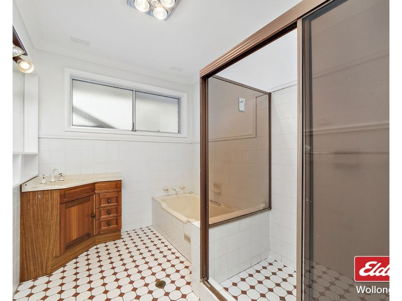 18 Loch Carron Avenue, Farmborough Heights NSW 2526