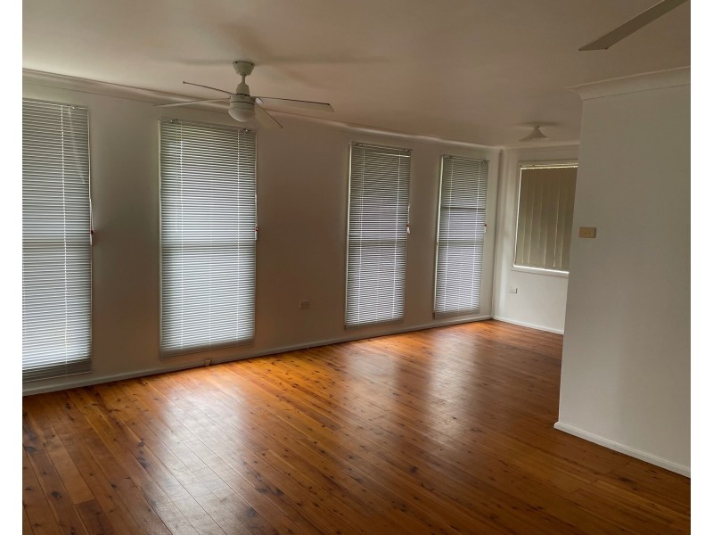 7 Captain Cook Drive, Barrack Heights NSW 2528