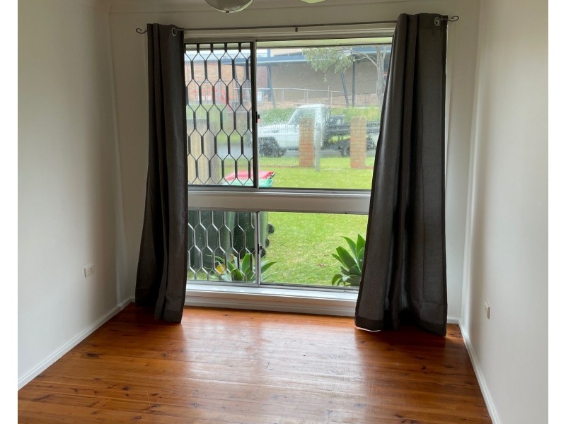 7 Captain Cook Drive, Barrack Heights NSW 2528