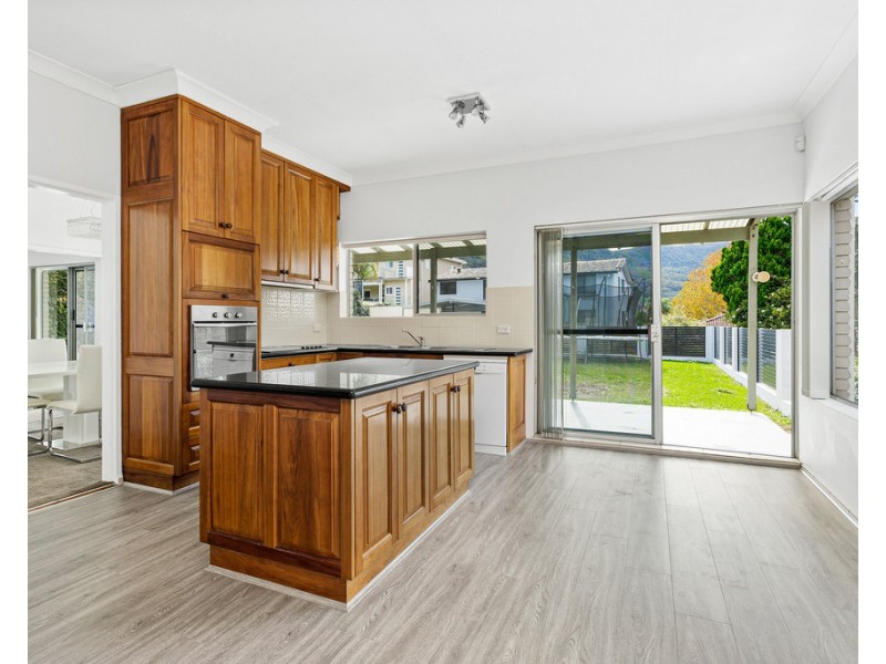 16 Wellington Drive, Balgownie NSW 2519