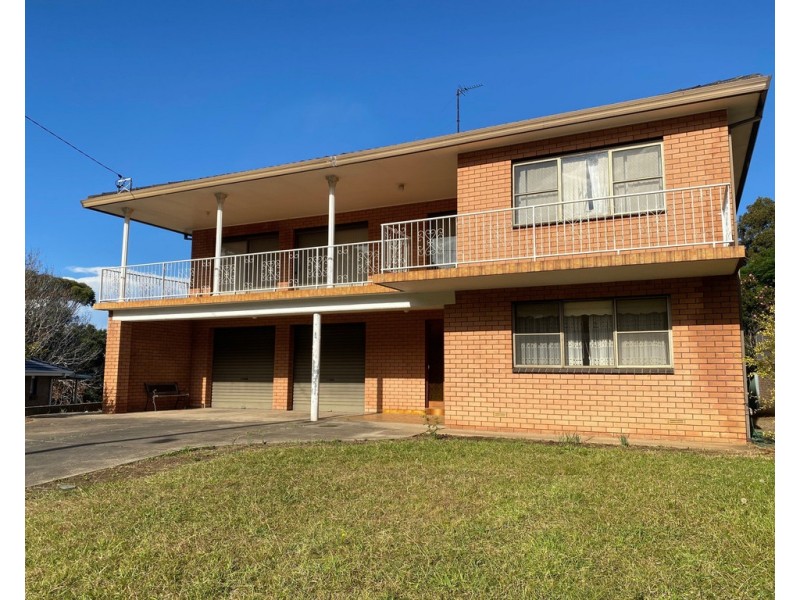 4 Milne Crescent, Coniston NSW 2500