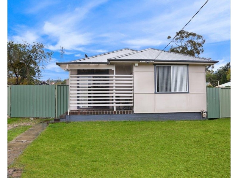 20 Blackman Parade, Unanderra NSW 2526