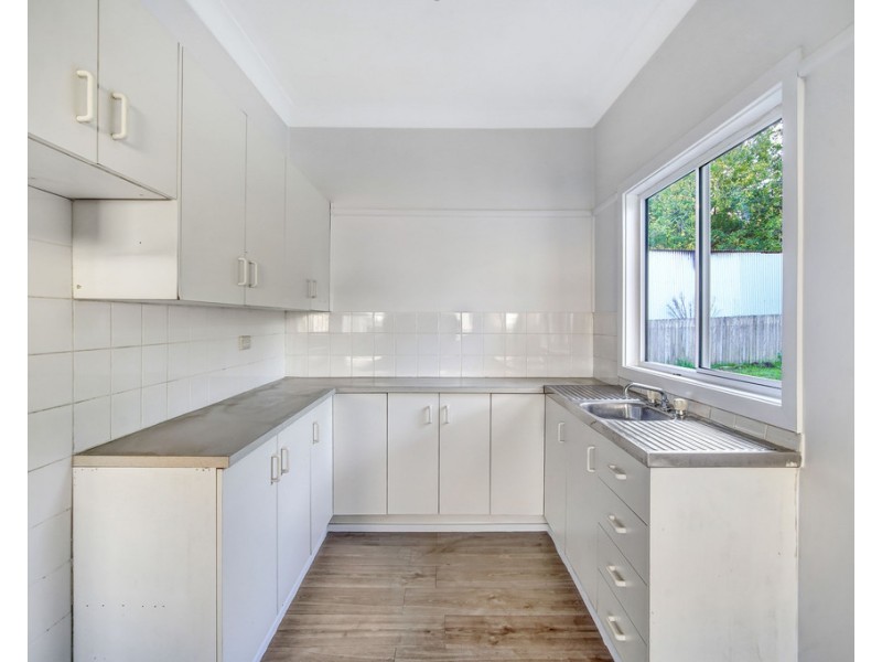 48 Hurt Parade, Unanderra NSW 2526