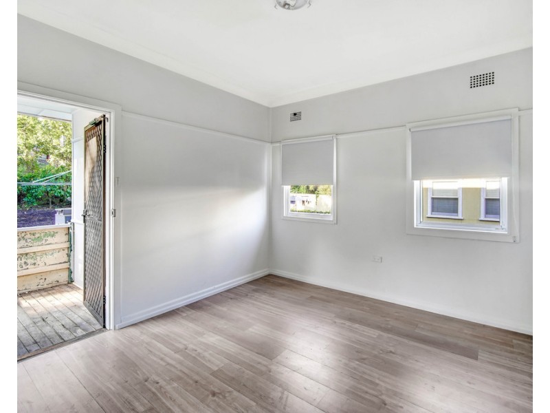 48 Hurt Parade, Unanderra NSW 2526