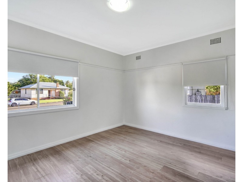 48 Hurt Parade, Unanderra NSW 2526