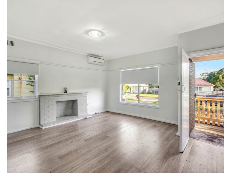 48 Hurt Parade, Unanderra NSW 2526