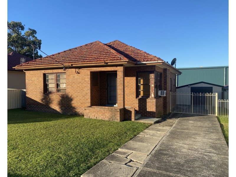 13 First Avenue South, Warrawong NSW 2502