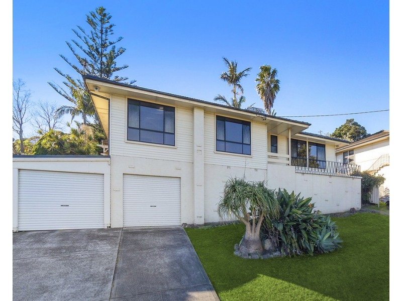 398 Northcliffe Drive, Lake Heights NSW 2502