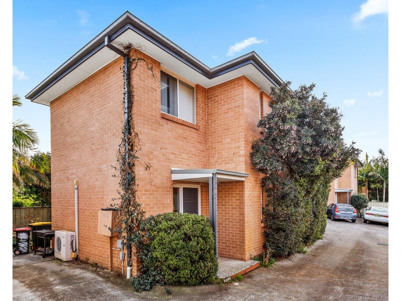 22a Rowland Avenue, Wollongong NSW 2500