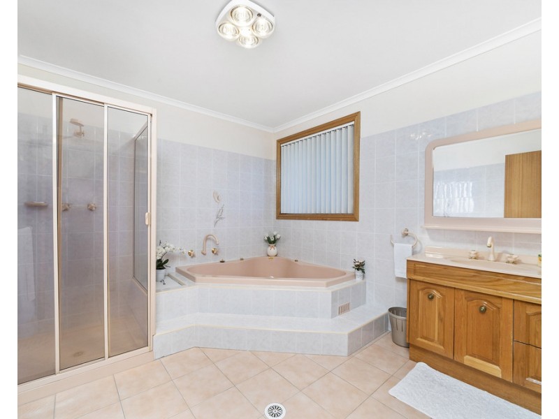 22 MURROGUN CRESCENT, Cordeaux Heights NSW 2526