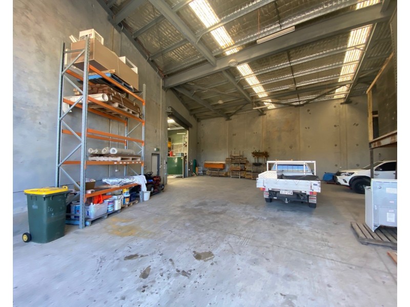 42 Lady Penrhyn Drive, Unanderra NSW 2526