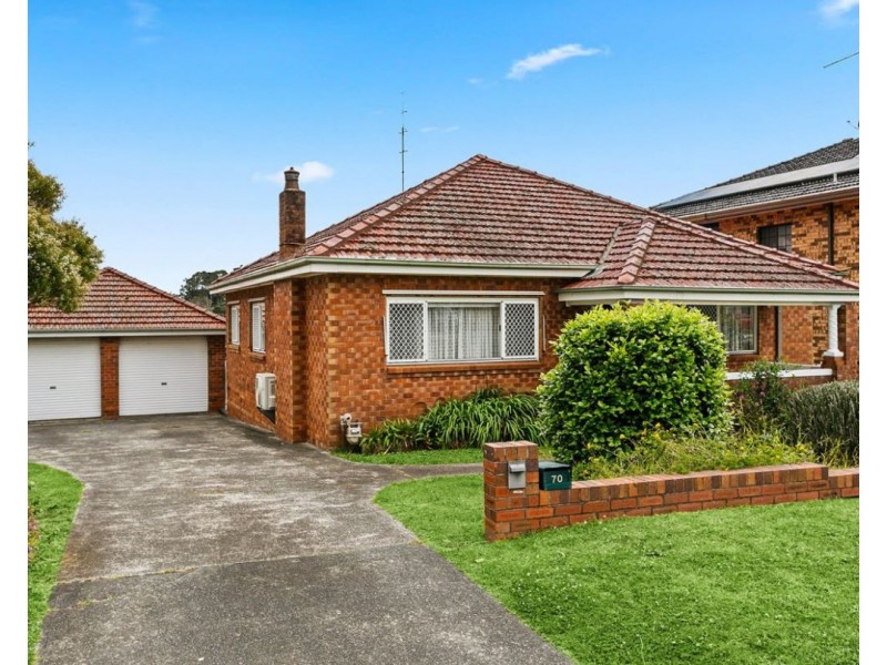 70 Mt Keira Road, Mount Keira NSW 2500