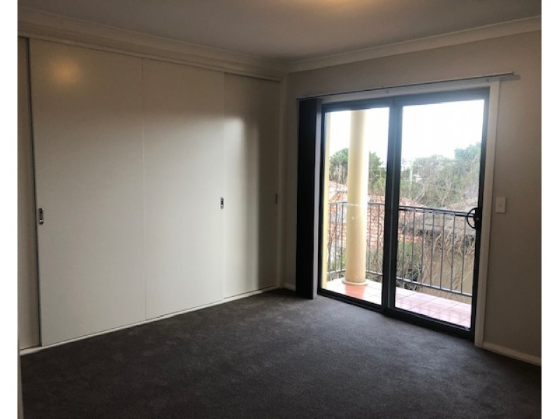 2/21 View Street, Wollongong NSW 2500
