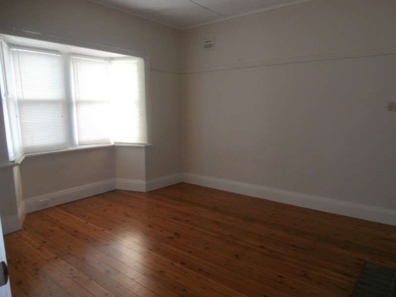 8 BELLVUE ROAD, Figtree NSW 2525