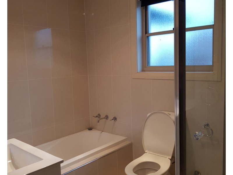 1/39 Heaslip Street, Coniston NSW 2500