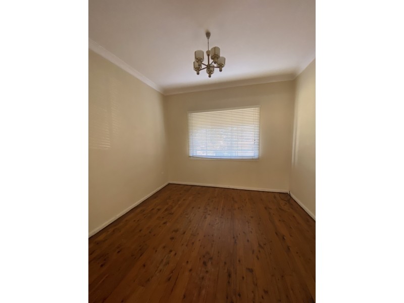 24 STAFF STREET, Wollongong NSW 2500