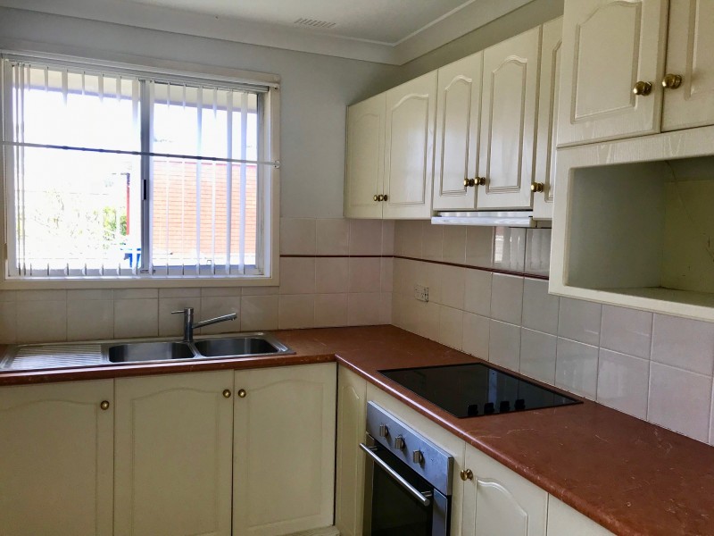 4/10 Railway Street, Corrimal NSW 2518