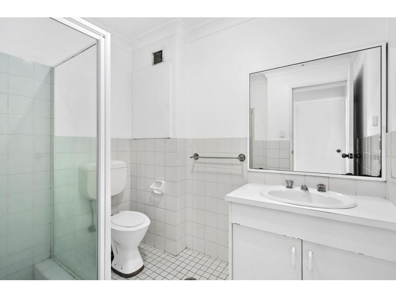 27/2-4 HINDMARSH AVENUE, North Wollongong NSW 2500