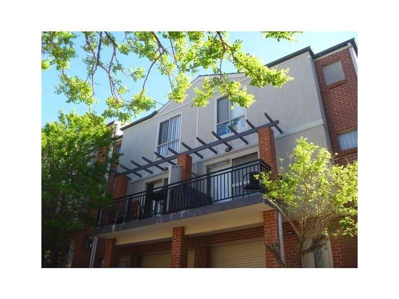16/35 Bridge Street, Coniston NSW 2500