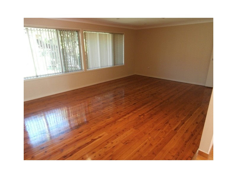 30 STANBROOK AVENUE, Mount Ousley NSW 2519