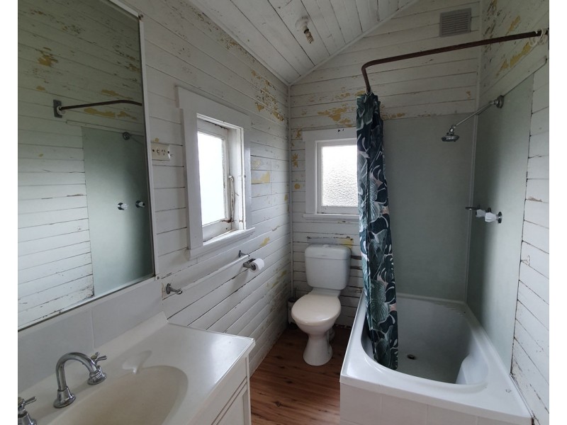 56 BRIDGE STREET, Coniston NSW 2500