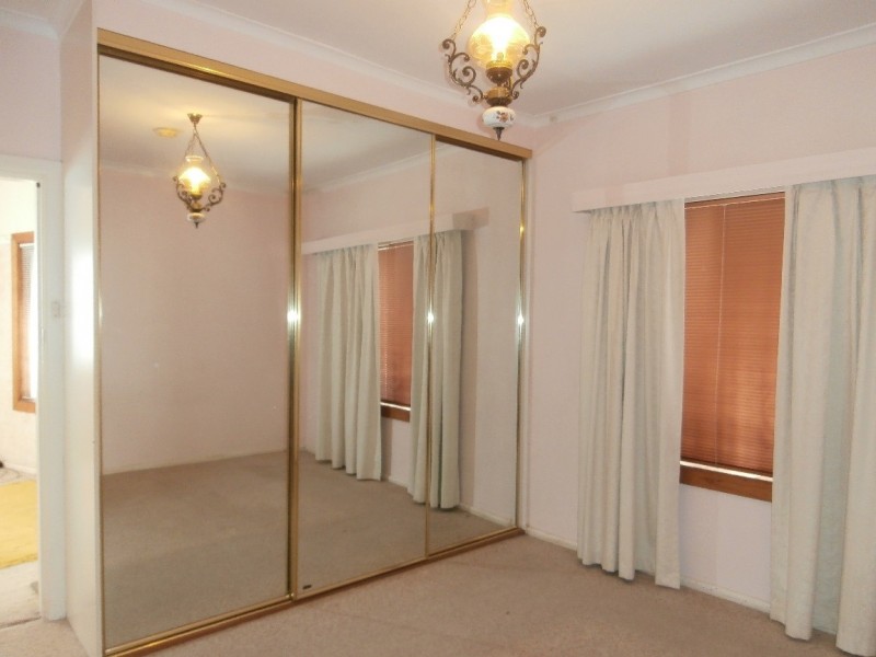 27 SHAUNA CRESCENT, Mount Keira NSW 2500