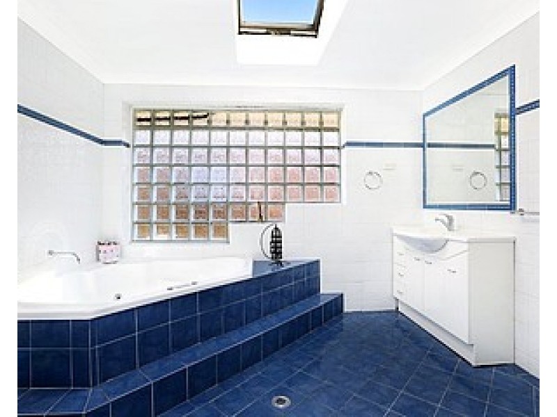 49 Branch Avenue, Figtree NSW 2525