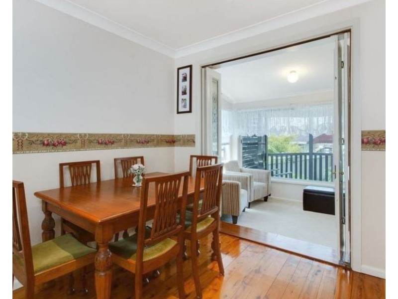 18 Loch Carron Avenue, Farmborough Heights NSW 2526