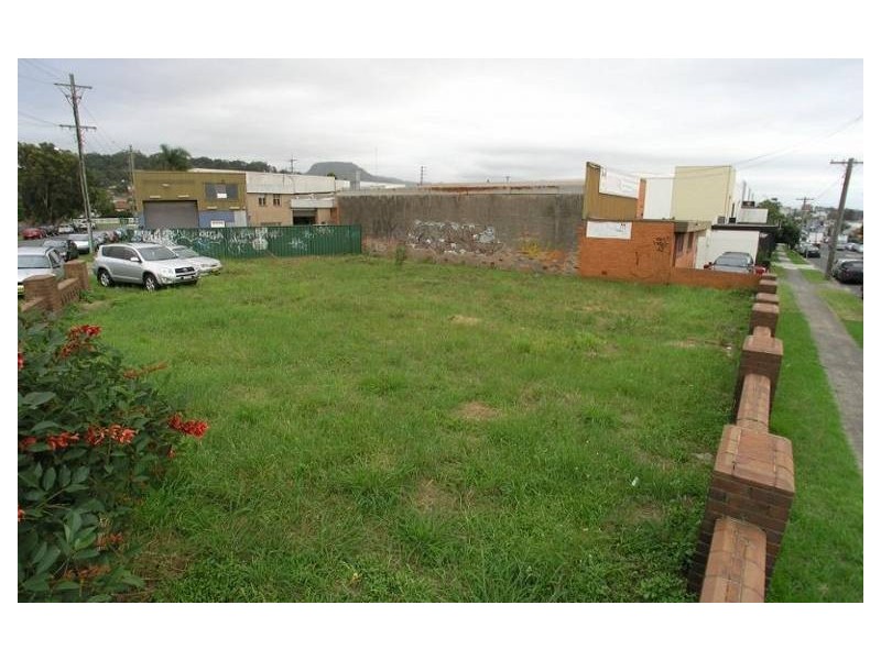 140 Auburn Street, Coniston NSW 2500