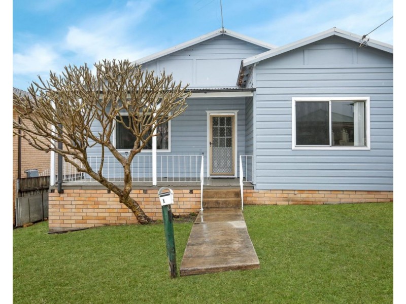 1A HURT STREET, West Wollongong NSW 2500