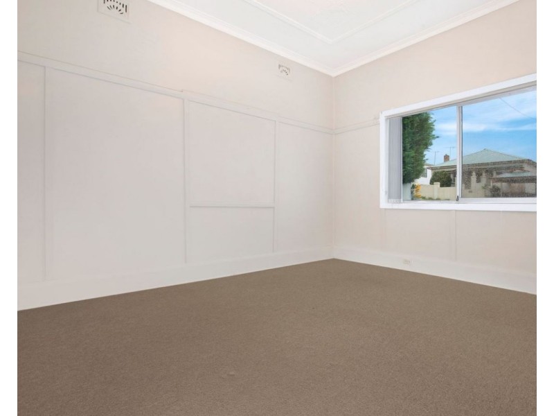 1A HURT STREET, West Wollongong NSW 2500