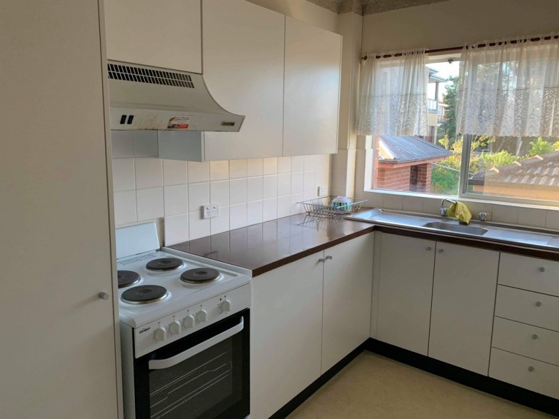 3/8 Myrtle Street, Coniston NSW 2500