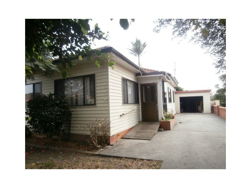 54 Lakeview Parade, Primbee NSW 2502