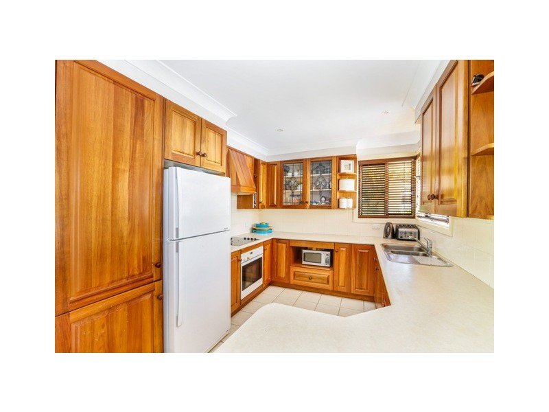 15 HIGHLANDS PARADE, Bulli NSW 2516