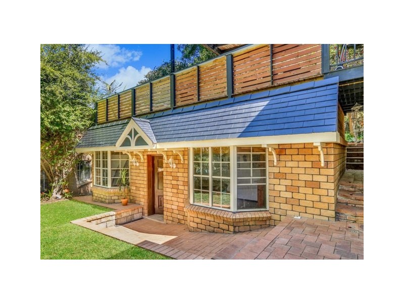 15 HIGHLANDS PARADE, Bulli NSW 2516